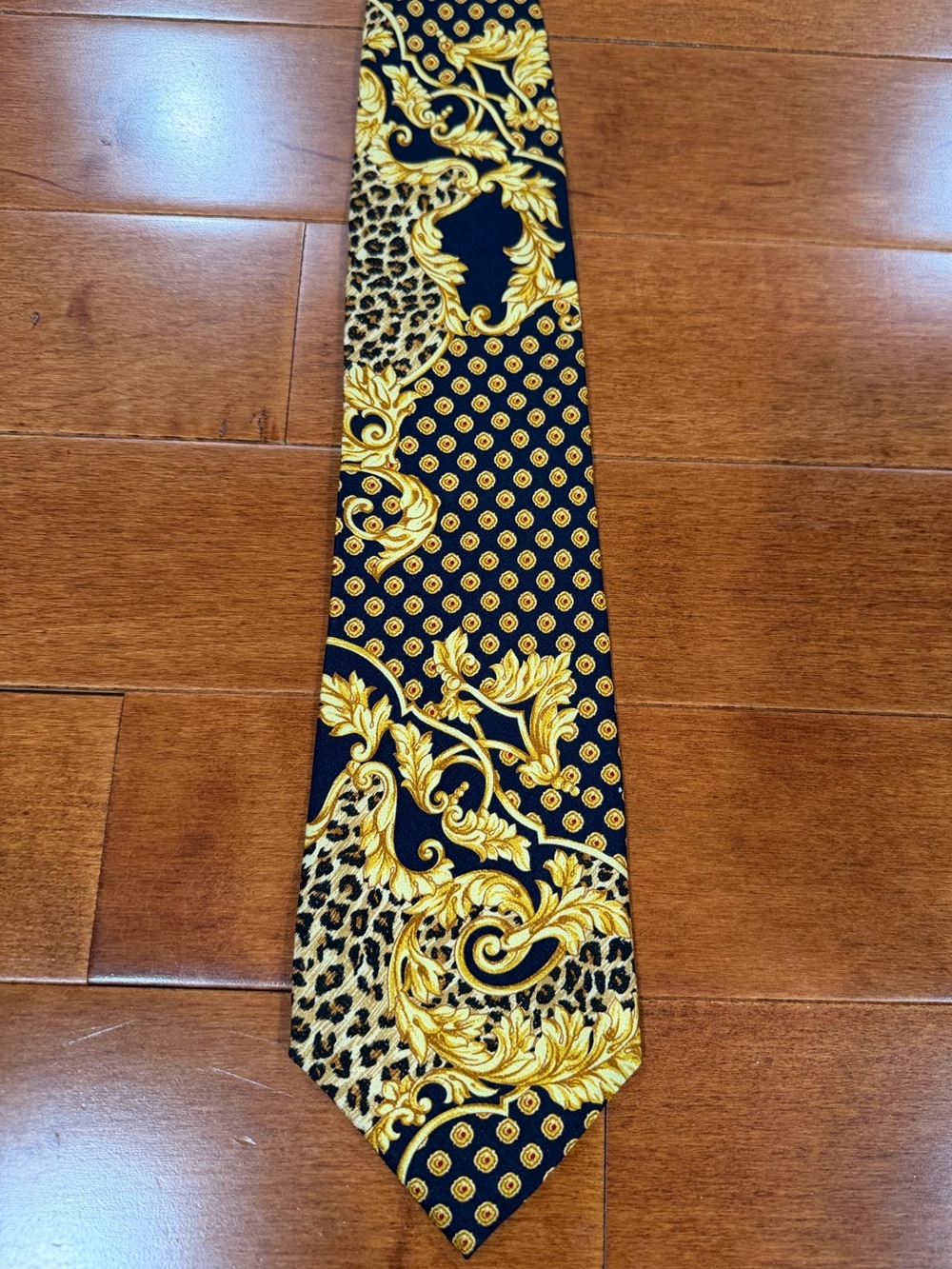 Vintage Gianni Versace Black & Gold Barocco Leopard 100% Silk Necktie Tie